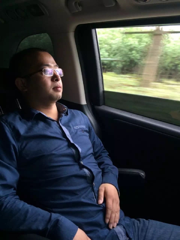 世界那么大的第三张照片--佛山相亲服务中心