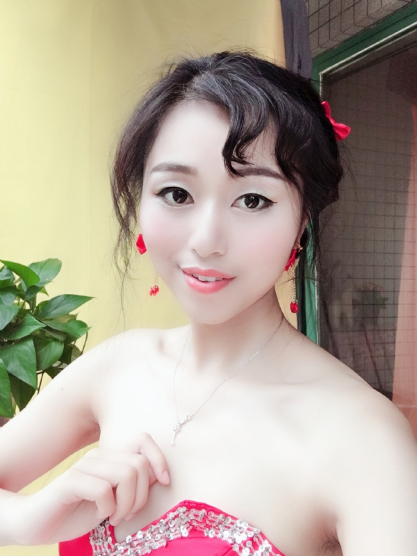 薇薇的第一张照片--佛山相亲服务中心
