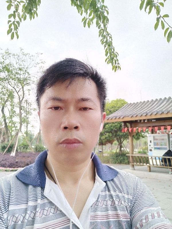 一个人的孤单的第一张照片--佛山相亲服务中心