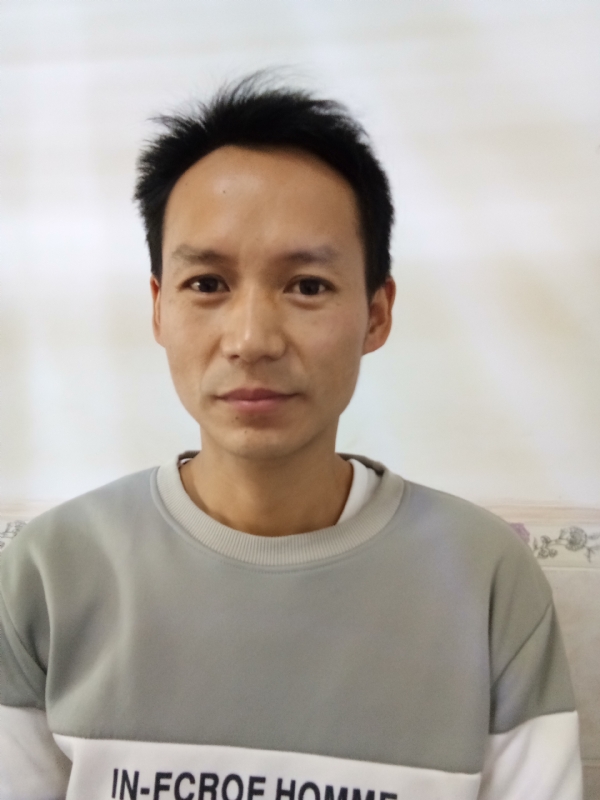 单亲爸爸的第一张照片--佛山相亲服务中心