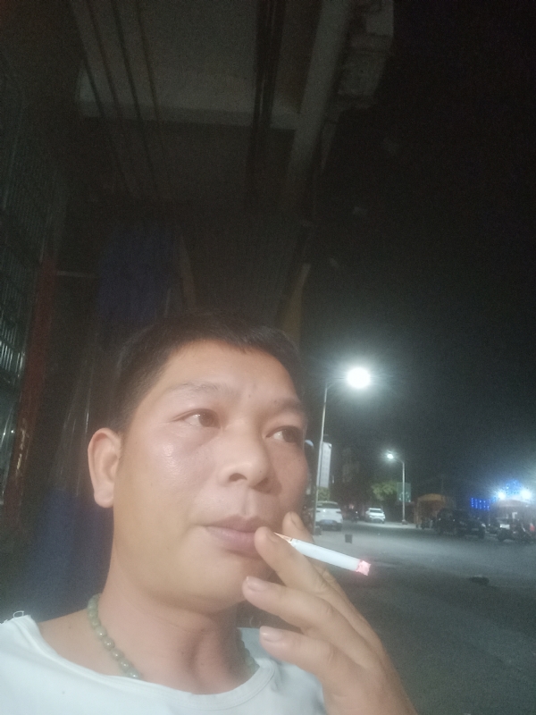 善解人意的第一张照片--佛山相亲服务中心
