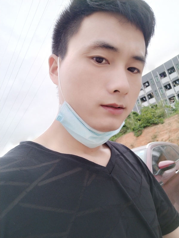 何凡的第二张照片--佛山相亲服务中心