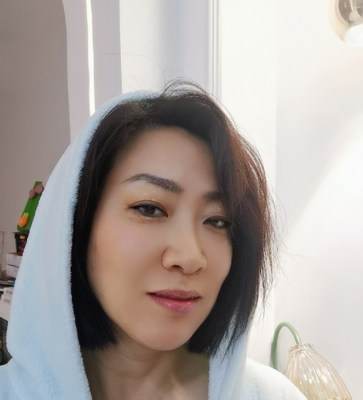 火玫瑰的第一张照片--佛山相亲服务中心