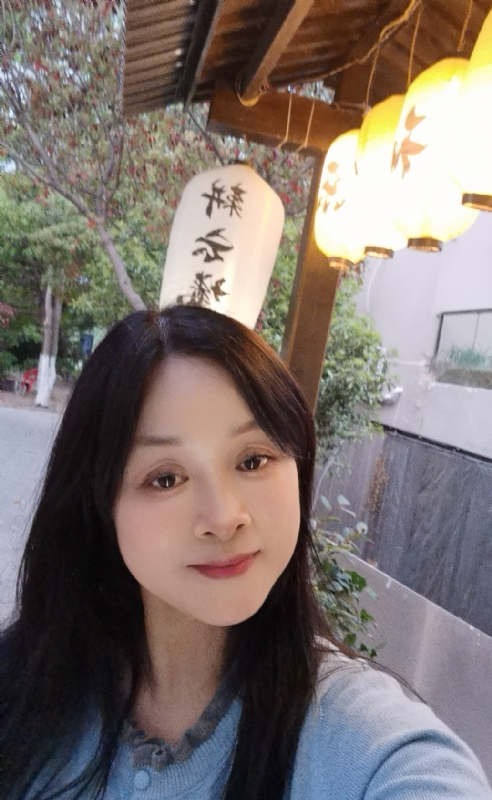 伊伊的第一张照片--佛山相亲服务中心