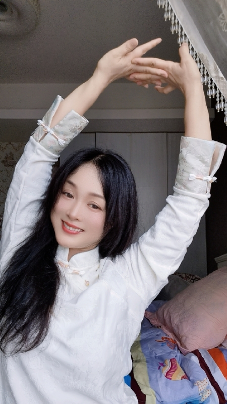 伊伊的第四张照片--佛山相亲服务中心